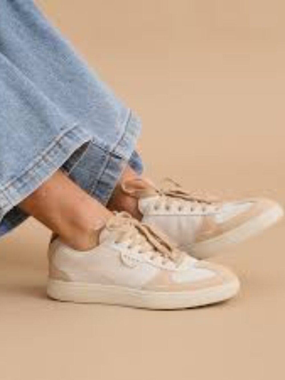 *NWT* Reef Boardwalk Callie Suede Sneakers. Size: 9.5